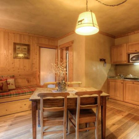 B&B Residence Checrouit Courmayeur Bagian luar foto
