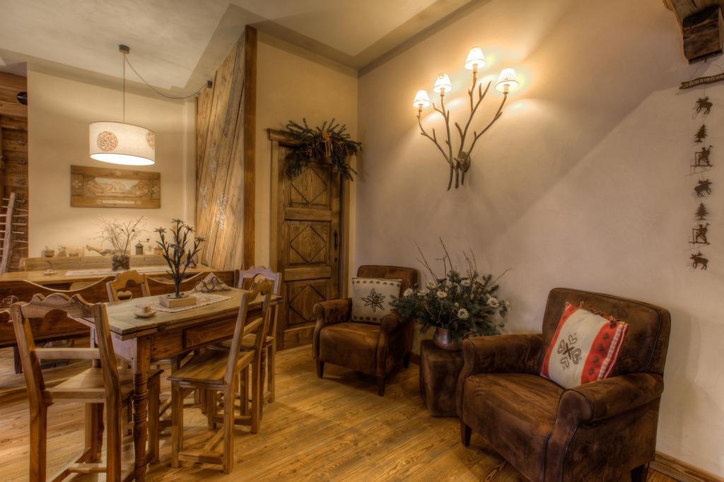 B&B Residence Checrouit Courmayeur Bagian luar foto