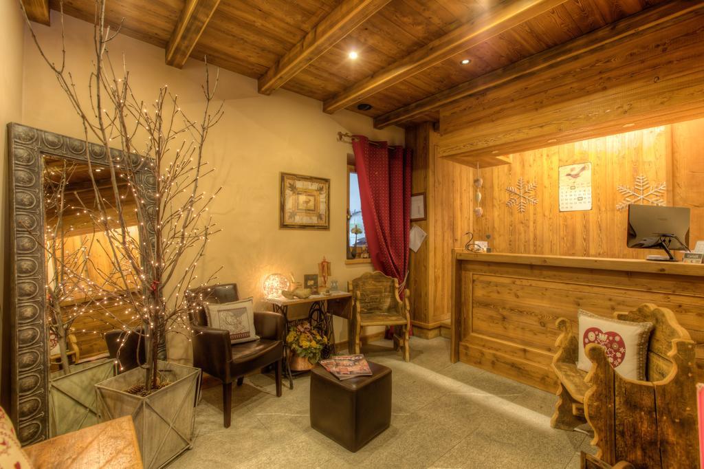 B&B Residence Checrouit Courmayeur Bagian luar foto