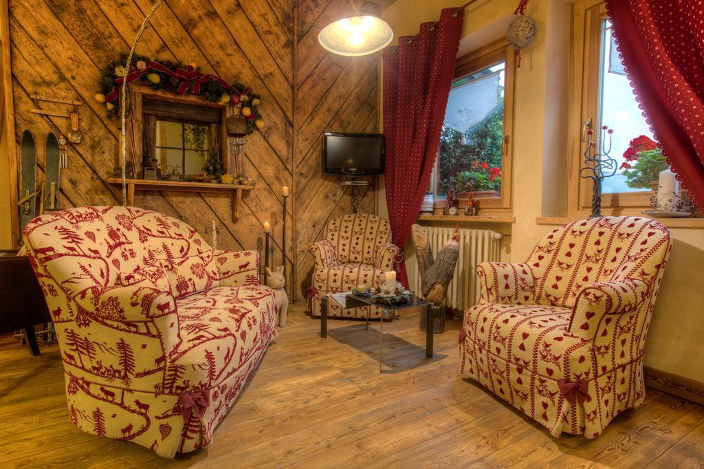 B&B Residence Checrouit Courmayeur Bagian luar foto