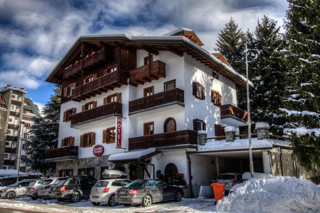 B&B Residence Checrouit Courmayeur Bagian luar foto