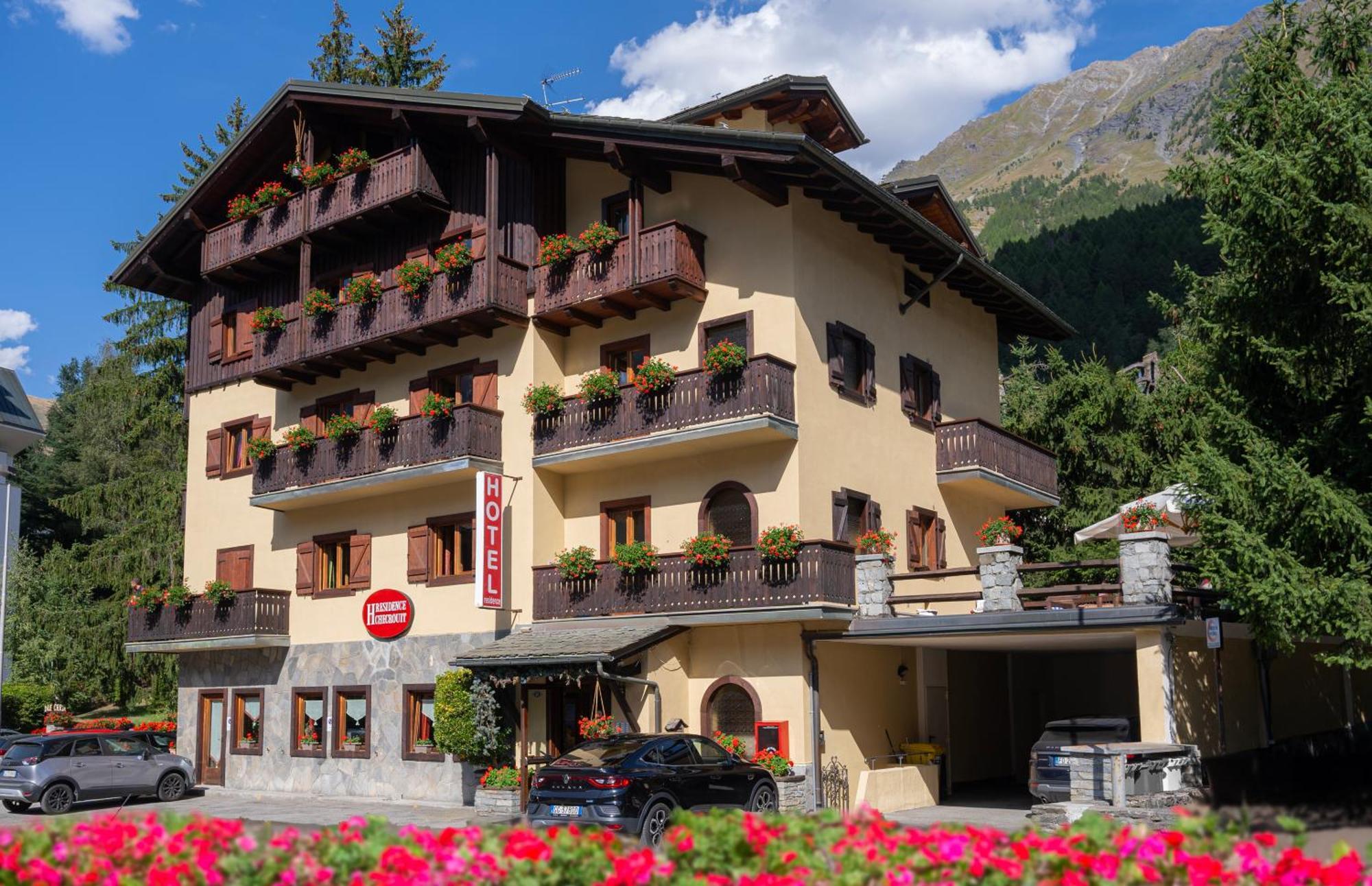 B&B Residence Checrouit Courmayeur Bagian luar foto