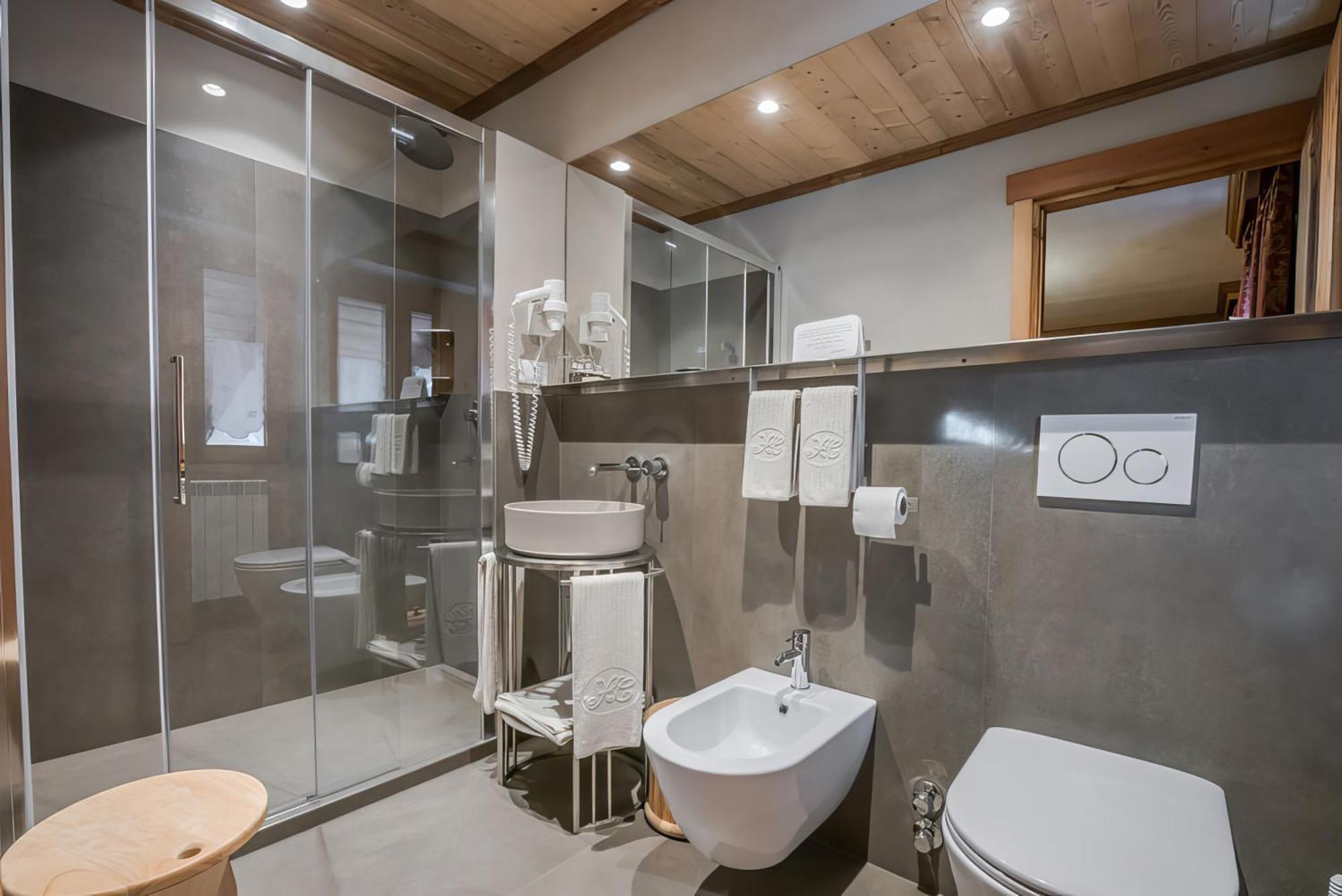 B&B Residence Checrouit Courmayeur Bagian luar foto