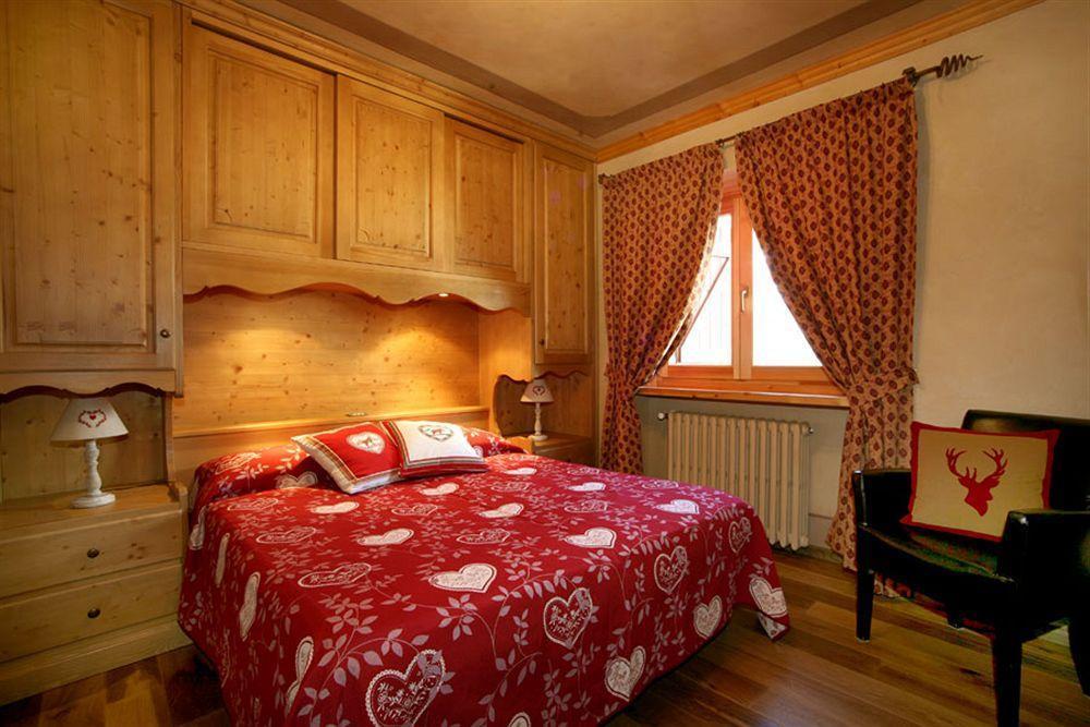 B&B Residence Checrouit Courmayeur Bagian luar foto