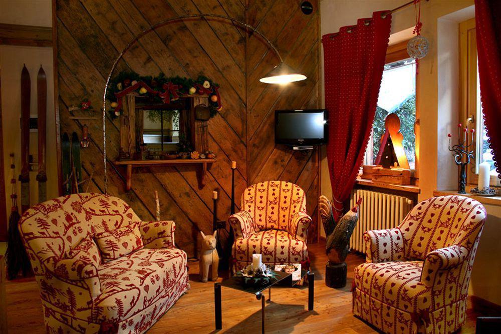B&B Residence Checrouit Courmayeur Bagian luar foto