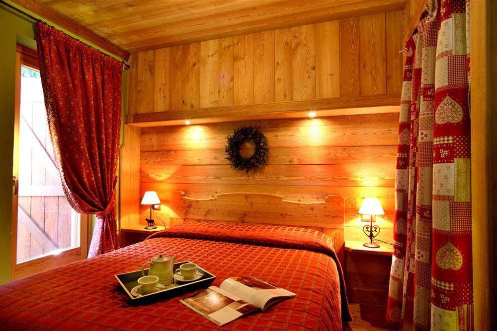B&B Residence Checrouit Courmayeur Bagian luar foto