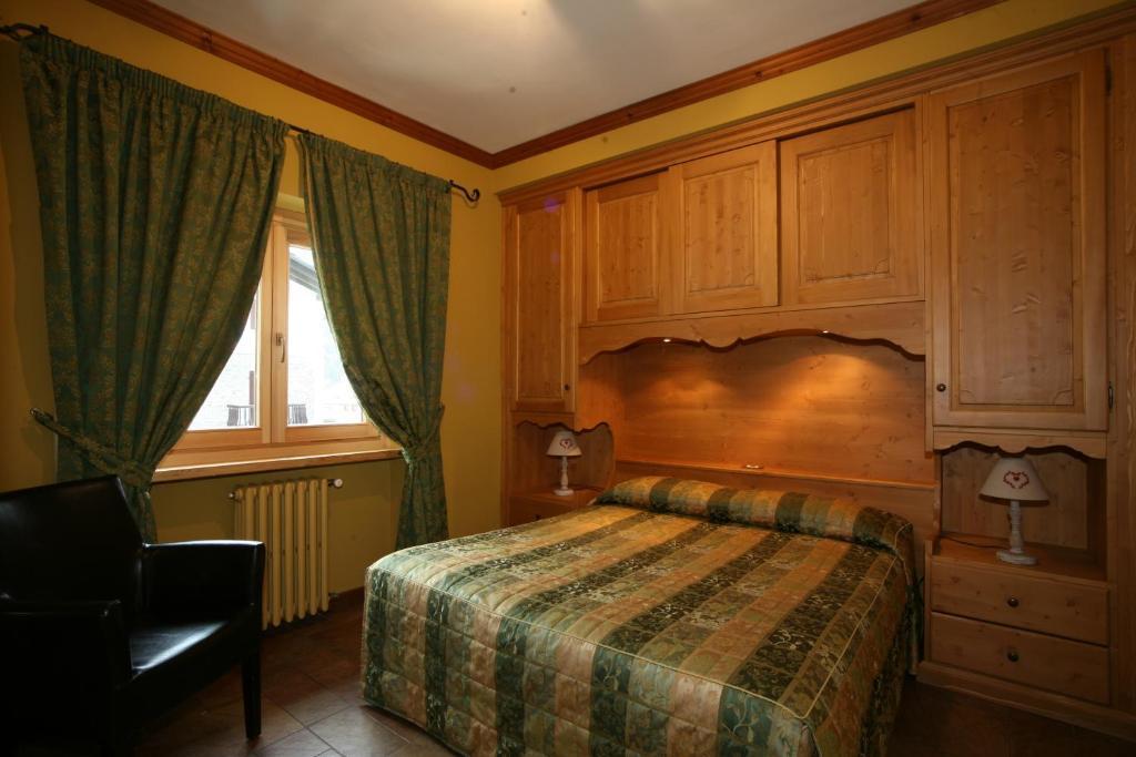 B&B Residence Checrouit Courmayeur Ruang foto