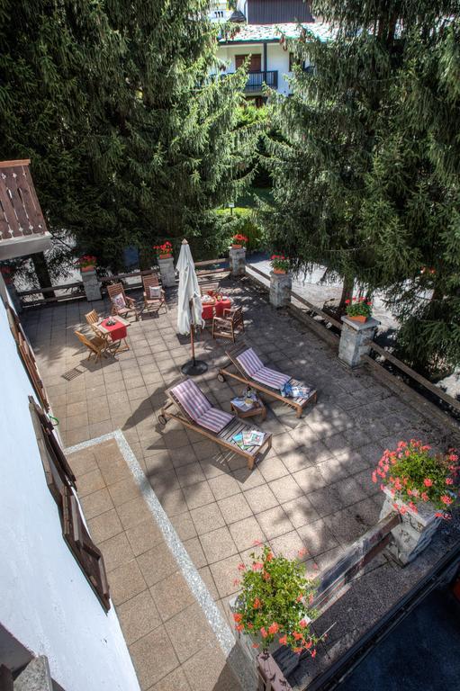 B&B Residence Checrouit Courmayeur Bagian luar foto