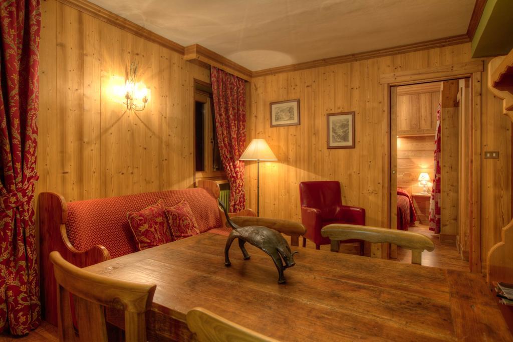 B&B Residence Checrouit Courmayeur Ruang foto