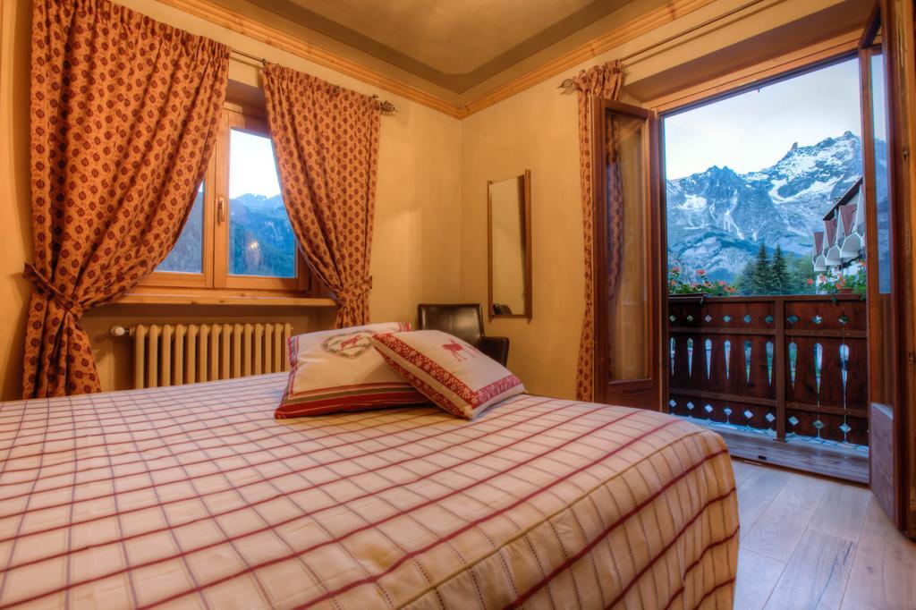 B&B Residence Checrouit Courmayeur Ruang foto