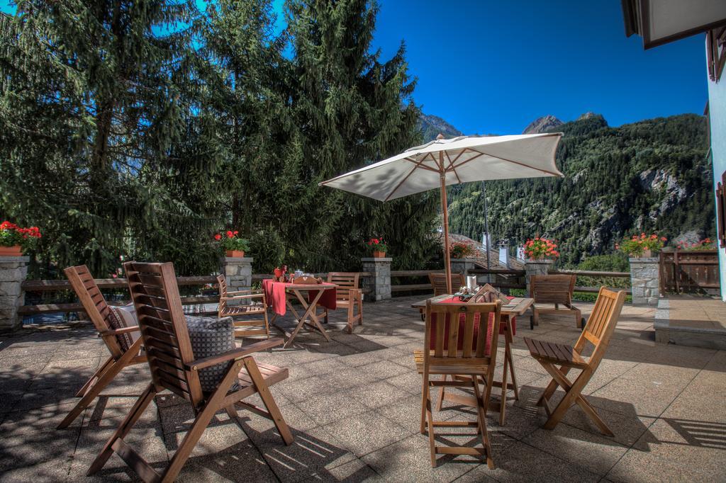 B&B Residence Checrouit Courmayeur Bagian luar foto