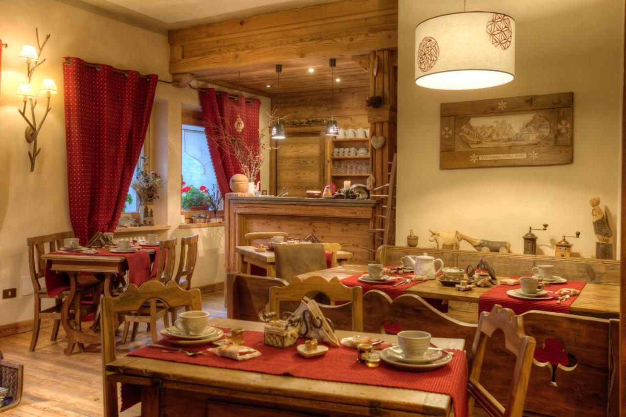 B&B Residence Checrouit Courmayeur Bagian luar foto